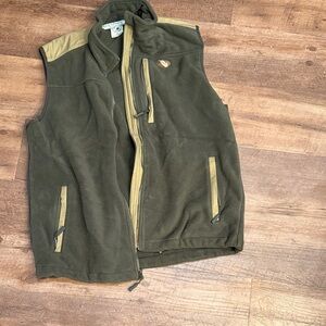 Mack’s prairie winds Green and Tan Fleece Vest